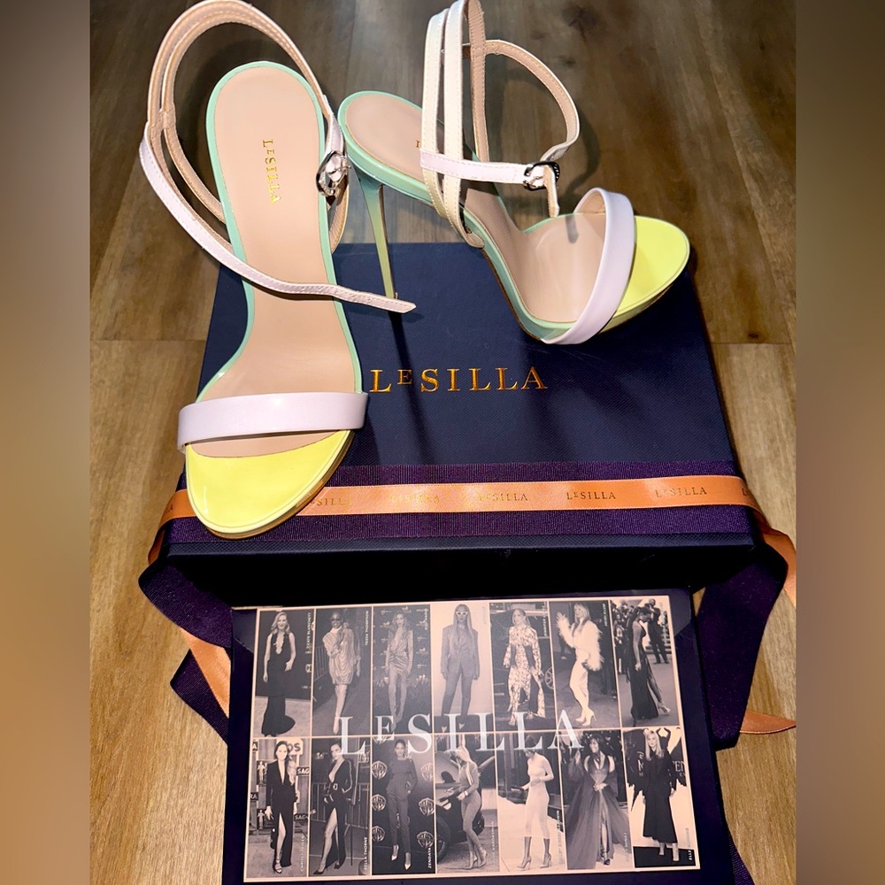 GWEN SANDAL 120 mm
Multicolor lagoon gradient patent leather sandal